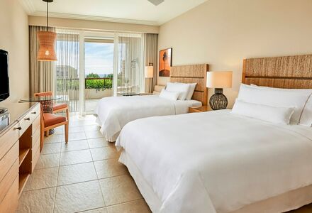 Maximum Golfreisen Reiseangebote Griechenland, The Westin Costa Navarino, das Zimmer und das Bett