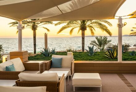 Iberostar Playa de Palma in Mallorca-Spanien Golfurlaub-Sunset-Bar-Maximum-Golfreisen