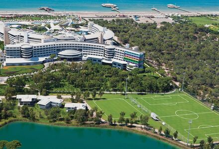 Sportanlagen-Fussballplatz von Cornelia Diamond Resort in Belek-Maximum Golfreisen