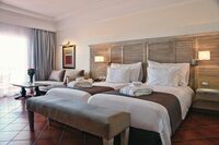 Maximum Golfreisen, Marokko/Agadir, RIU Tikida Beach-das Zimmer und das Bett