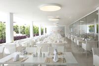 Iberostar Playa de Palma in Mallorca-Spanien Golfurlaub-Restaurant-Terrasse-Maximum-Golfreisen