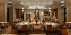 Maximum Golfreisen, Marokko/Agadir, Tikida Golf Palace-das Restaurant für Dinner mit gedeckten Tischen