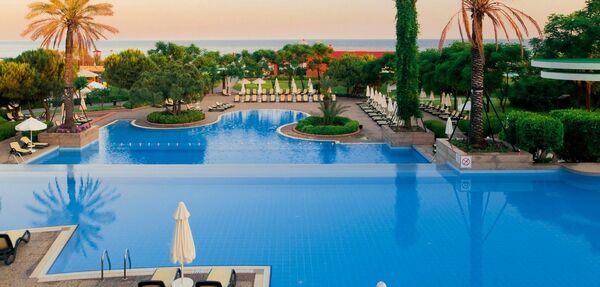 MAXIMUM Golfreisen Gloria Verde Resort