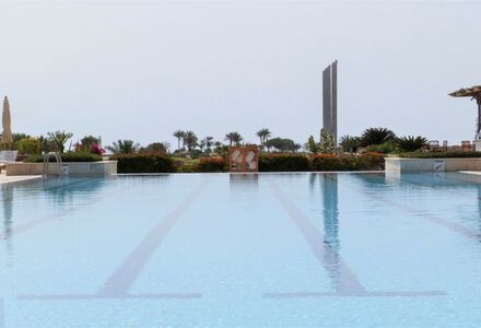 The Cascades Hotel-Pool-Golfurlaub in Soma Bay