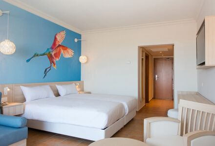 Maximum Golfreisen, Marokko/Agadir, Iberostar Founty Beach-Pool-Zimmer und das Bett