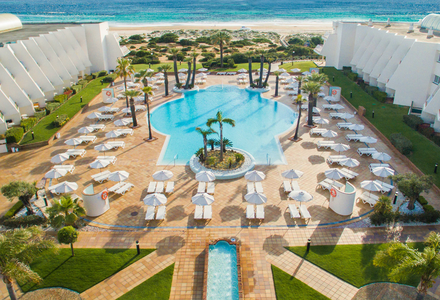 Luftaufnahme von Iberostar Royal Andalus in Costa de la Luz in Spanien