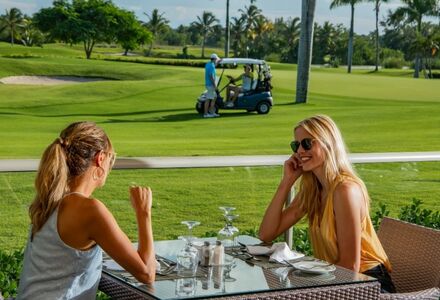 Dominikanische-Republik-Barcelo-Bavaro-Golf-Clubhaus-Maximum-Golfreisen