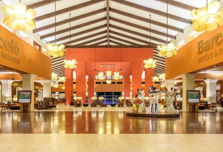 Dominikanische-Republik-Barcelo-Bavaro-Lobby-Maximum-Golfreisen