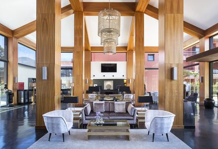Golfferien in Lissabon in Sheraton-Cascais-Lobby-Maximum-Golfreisen