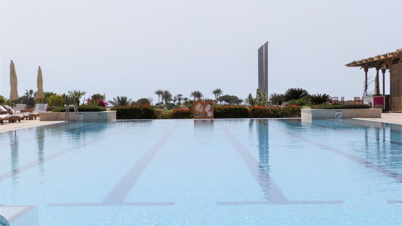 The Cascades Hotel-Pool-Golfurlaub in Soma Bay