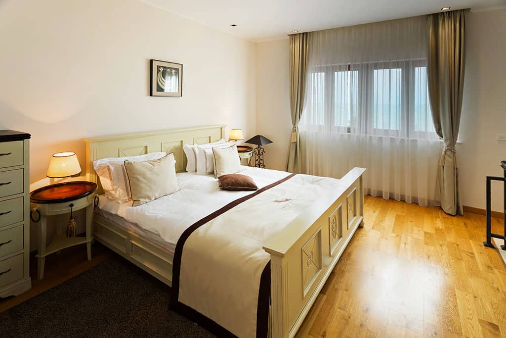 Bulgarien-Thracian Cliffs Golf & Beach Resort-Zimmer mit Bet