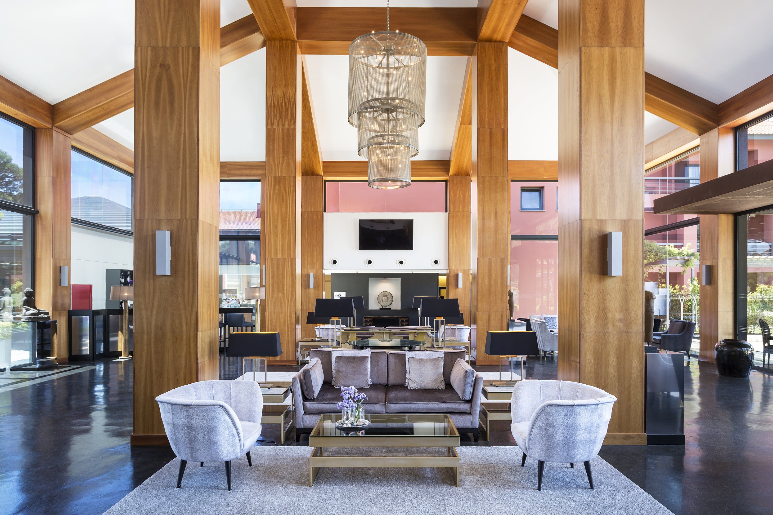 Golfferien in Lissabon in Sheraton-Cascais-Lobby-Maximum-Golfreisen