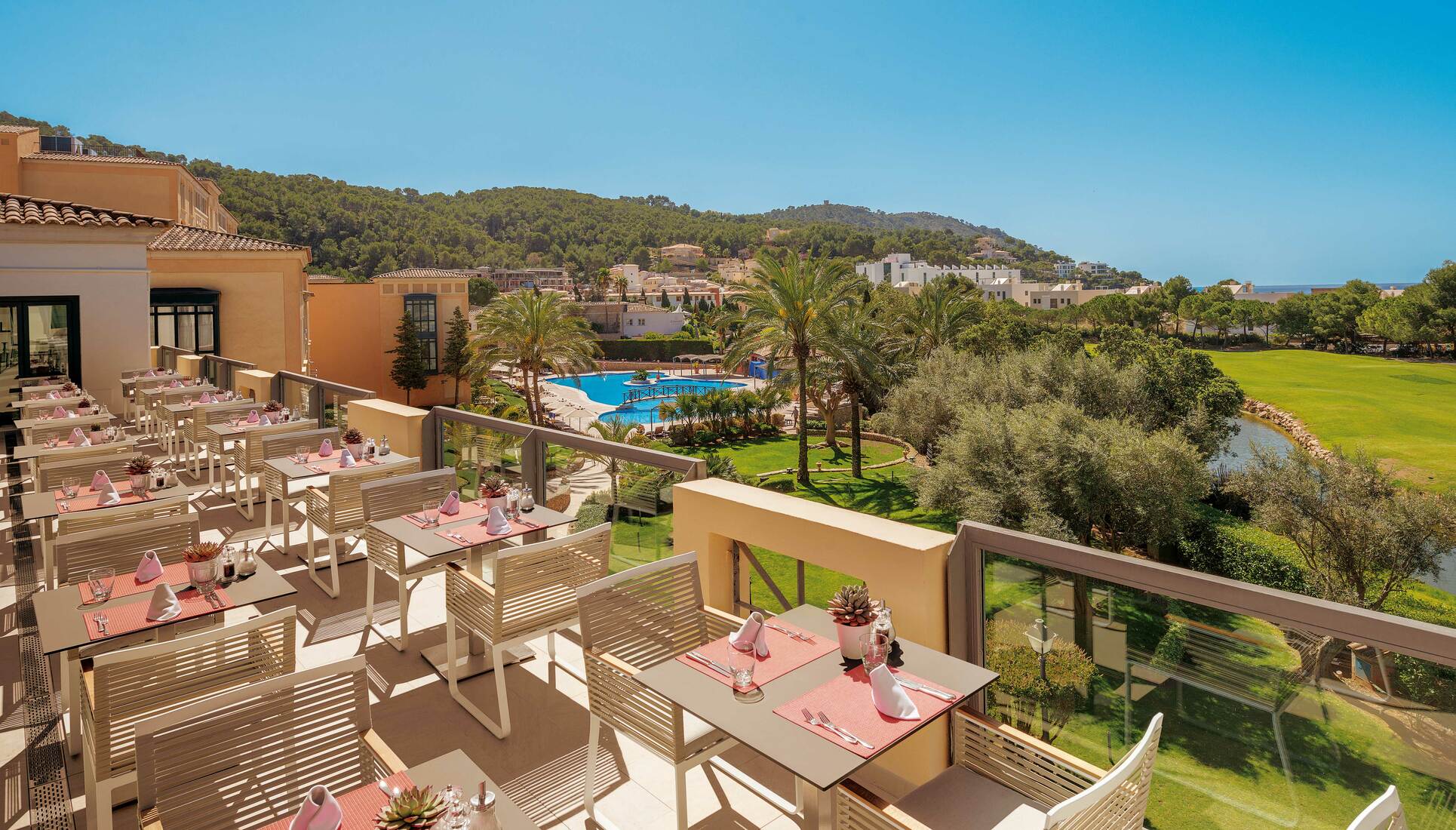 SHR_Mallorca_Hotel_Resort_Restaurant_Terrace-Maximum-Golfreisen