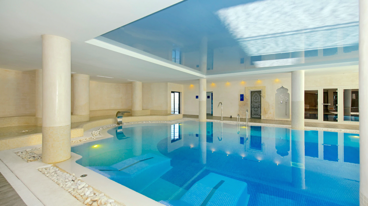 das Indoor Pool vvon Iberstar Royal Andalus in Costa de la Luz in Spanien