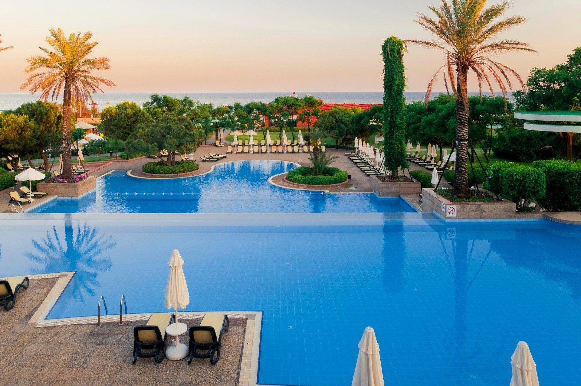 Golfreisen nach Belek - Gloria Verde Resort-Pool-Maximum Golfreisen-Golfurlaub mit TOP Angeboten Greenfee Buchungen für All Inklusive Golfurlaub in der Türkei zu buchen bei Maximum Golfreisen